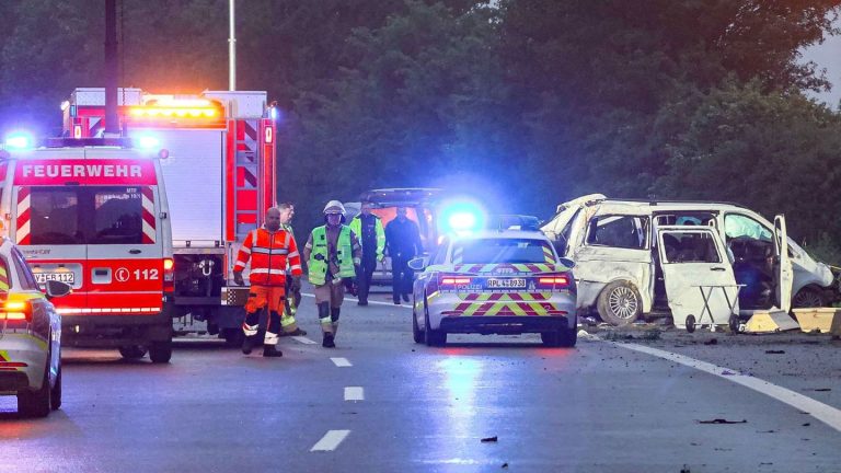 Verkehr: Wie kam es zum schweren Unfall mit drei Toten auf der A48?