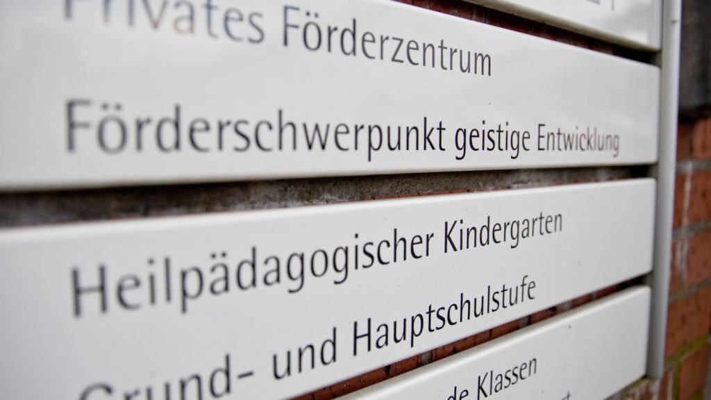 Schulen: An Förderzentren für geistige Entwicklung fehlen 300 Plätze