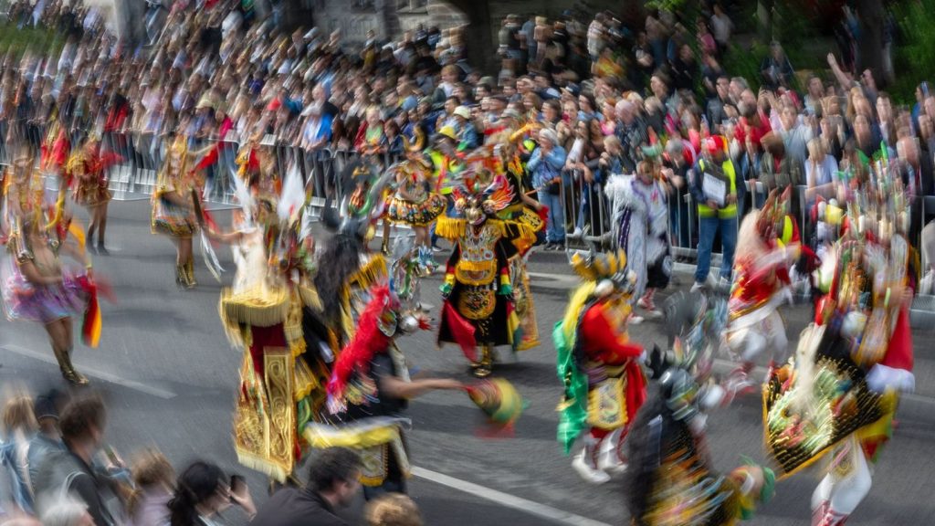 Straßenfest und Umzug: Karneval der Kulturen bietet Neues und Bewährtes