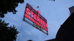 "Sterben in Karl-Marx-Stadt": Konzert vor Theater-Brache: Kraftklub gegen Kulturkürzungen