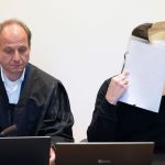 Prozess: Aushilfslehrer filmt nackte Schüler - Haft auf Bewährung