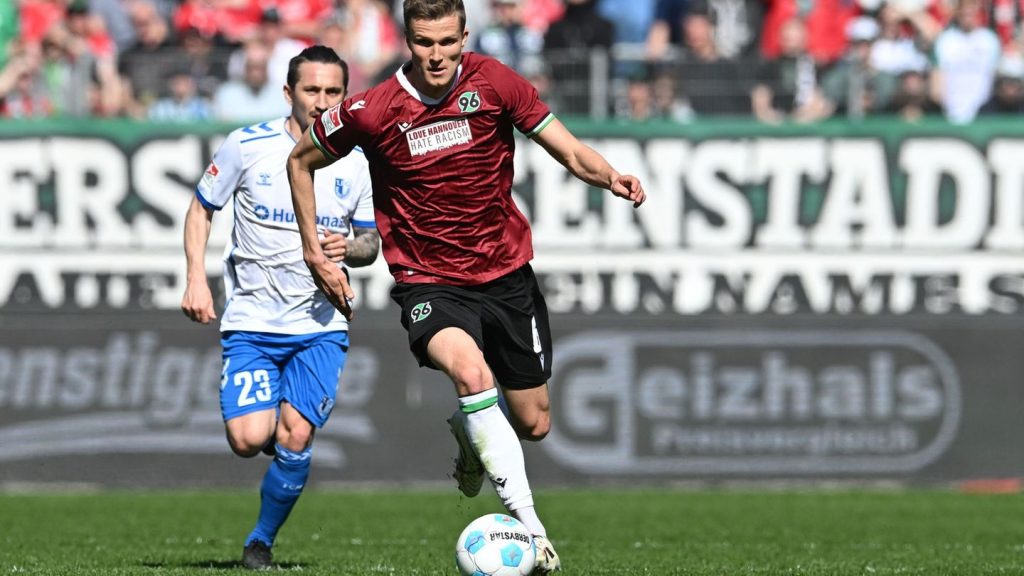 2. Bundesliga: Kunze wechselt von Hannover 96 nach Kaiserslautern