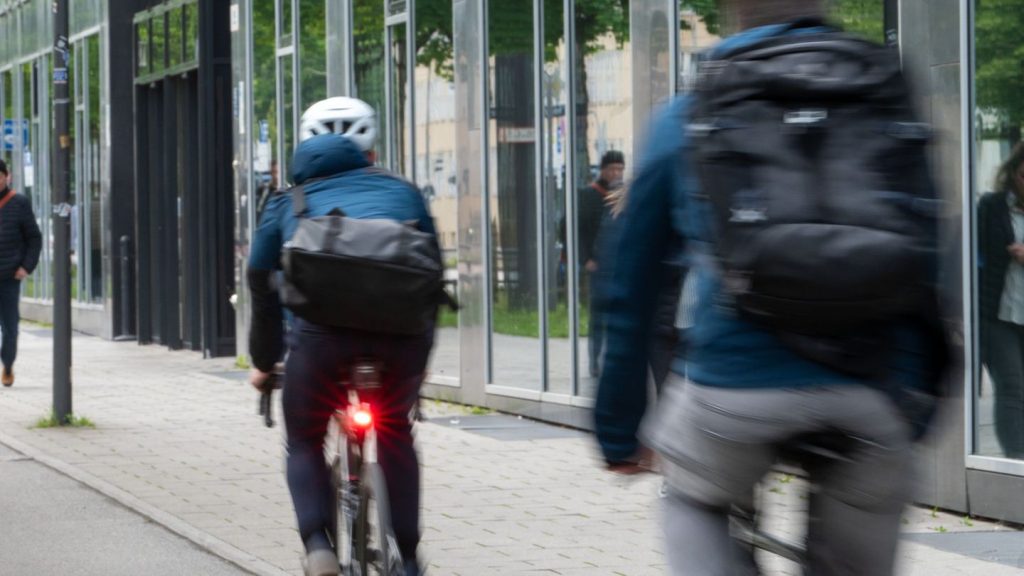 Mobilität und Beruf: Deutsche Unternehmen bei Mitarbeiterrädern ganz vorne