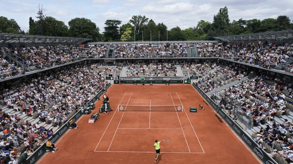 French Open: Schwacher Start, starke Steigerung: Zverev in Runde drei
