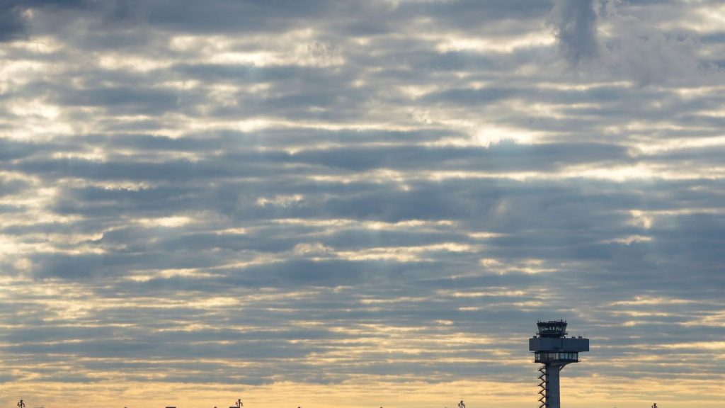 Vorfall am BER: Mann klettert über Zaun von Hauptstadtflughafen