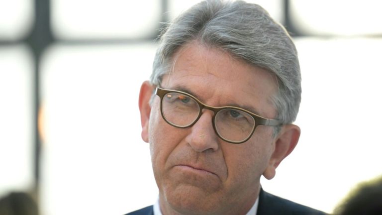 Kulturstaatsminister Weimer kündigt Zehn-Prozent-Abgabe für Internetkonzerne an