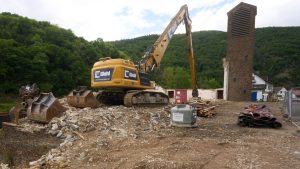 Folgen der Flut: Turmfalkenpaar verzögert Abriss von Kirche im Ahrtal
