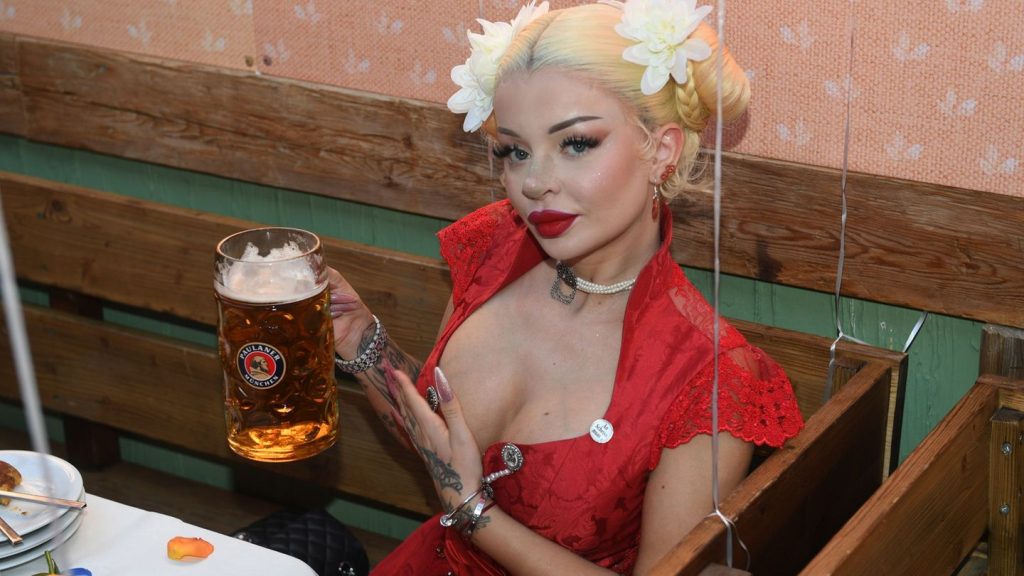 Leute: Alkohol am Steuer - Katja Krasavice beichtet auf Tiktok