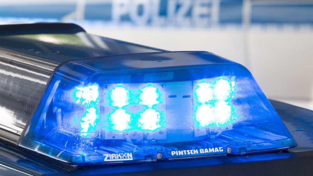Notfälle: Unfall bei Überholmanöver auf B9 - zwei Verletzte
