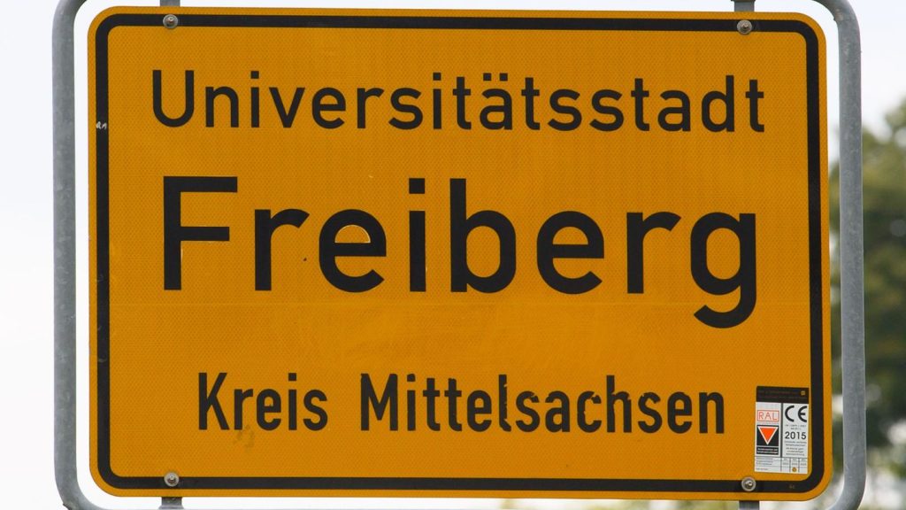 Fahrt ohne Führerschein: Fünfstelliger Sachschaden nach Verfolgungsfahrt in Freiberg