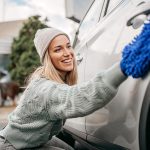 Innen und außen blitzeblank: Sauber und gepflegt: So waschen Sie Ihr Auto richtig