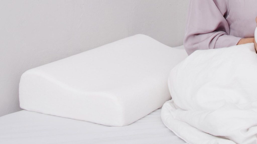 Besser schlafen: Ergonomisches Seitenschläferkissen: Memory Foam mir 32 % Rabatt