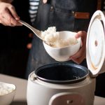 Antihaftbeschichtet: Reis kochen ohne Ankleben: Dieses Gerät ist heute um 40 % reduziert
