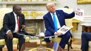 Verschwörungstheorien: Trump wirft Südafrikas Präsident "Genozid" an Weißen vor – der kontert mit Witz