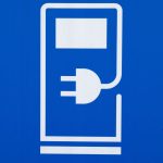 Studie der HUK Coburg: Mehrheit der Autobesitzer macht um E-Autos großen Bogen