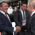 Nord Stream 2: Sparkasse dreht Altkanzler Schröder das Geld ab? Was wirklich dahintersteckt