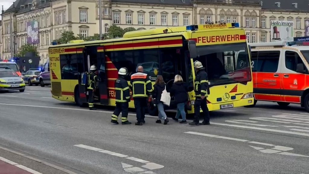 Messerattacke in Hamburg: Polizei geht bei Tatverdächtiger nicht von politischem Motiv aus