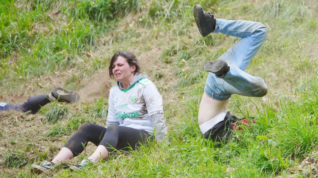 Wilder Brauch in England: Hals über Kopf dem Käse hinterher