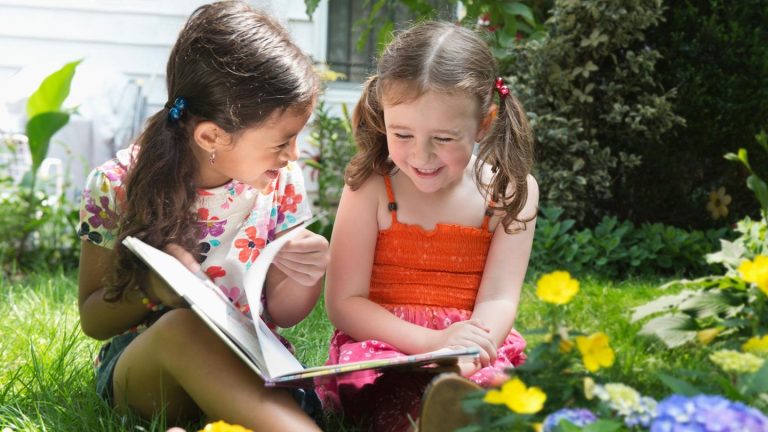 Tweets der Woche: Wenn Kinder Worte ergänzen – K1: "Die Katze hat schwarze ..." K2: "Felgen!"