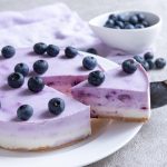 Blaubeeren und Joghurt: Torte ohne Backen: Rezept für eine leichte Kühlschranktorte
