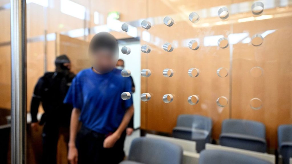 Anschlag auf Stadtfest: Angeklagter im Solingen-Prozess gesteht Messerangriff