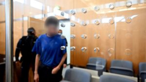 Anschlag auf Stadtfest: Angeklagter im Solingen-Prozess gesteht Messerangriff