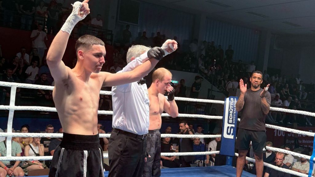 Boxen: Mit 15 Jahren: Berliner Boxer gewinnt ersten Profikampf
