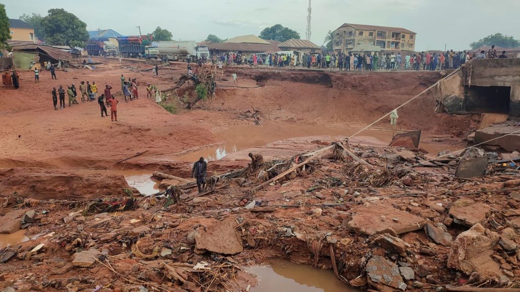 Unwetter: Zahl der entdeckten Fluttoten in Nigeria auf 150 gestiegen