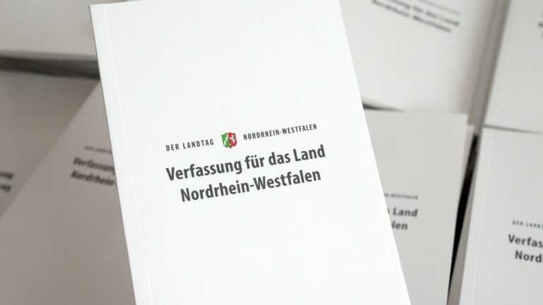 Verfassung: Von Datenschutz bis Europa - NRW-Landesverfassung wird 75