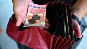 Diebstahl: Dieb schnappt sich Geldbeutel und wird selbst geschnappt