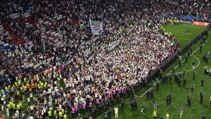 Nations League in München: Rasen-Sorgen beim DFB nach Platzsturm der PSG-Fans