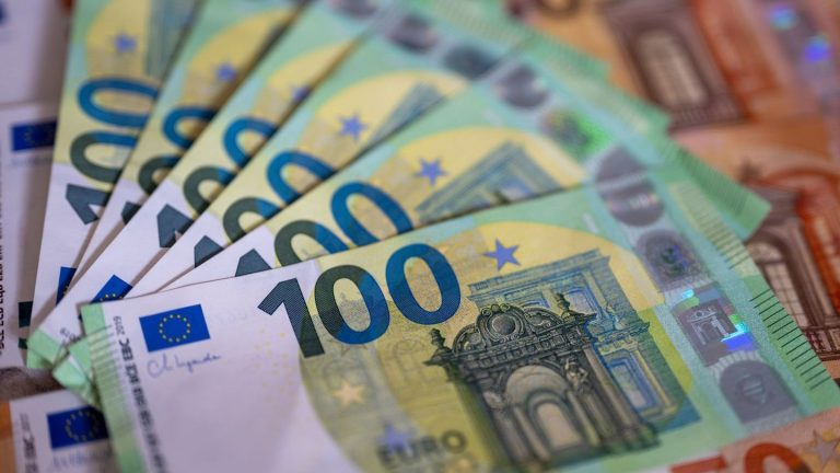 Geld: Milliarden unter den Matratzen: Bargeldmenge steigt weiter