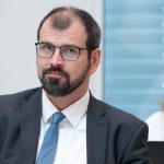 Grundgesetz: Kinderrechte ins Grundgesetz - Minister unterstützt Petition