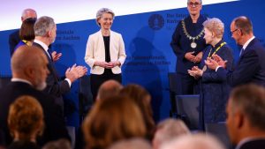 Auszeichnungen: Politikmagazin ehrt von der Leyen als Politikerin des Jahres