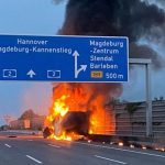 Bei Magdeburg: Brennender Lkw auf A2 - Strecke teilweise gesperrt