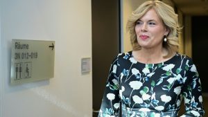 Bundestagspräsidentin Klöckner reist zu Antrittsbesuch nach Paris