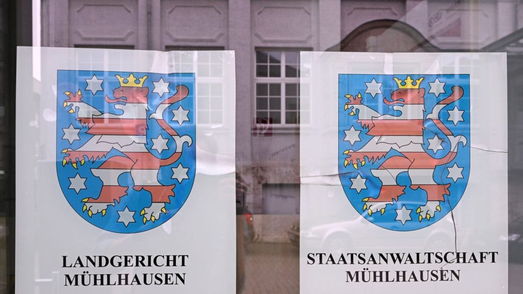 Frau war Pflegefall: Ehefrau mit Kissen erstickt? Urteil gegen Rentner erwartet