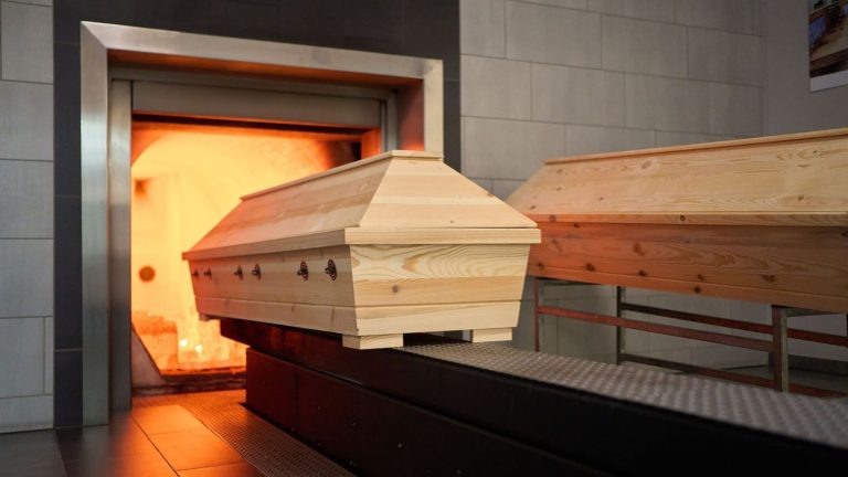 "Leiche" öffnet die Augen: 88-Jährige in Tschechien irrtümlich für tot erklärt
