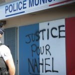 Französischer Polizist muss wegen Mordes von Jugendlichem vor zwei Jahren vor Gericht
