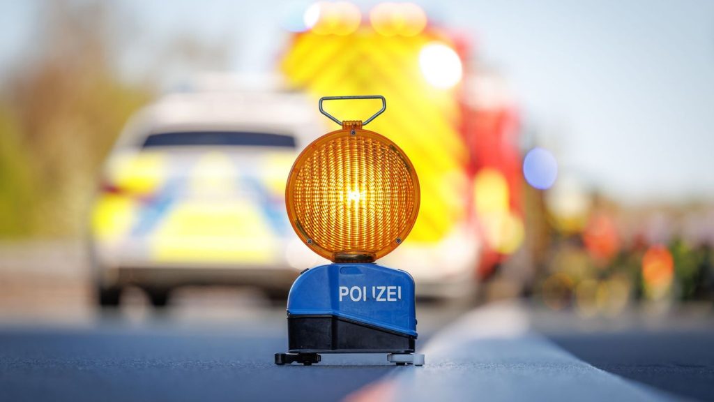Verkehr: A31 nach Brand eines Autos gesperrt