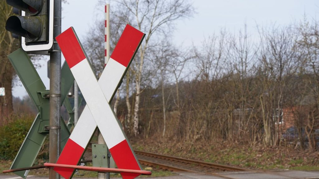 Notfälle: Tödlicher Unfall auf Bahnübergang in Schleswig-Holstein