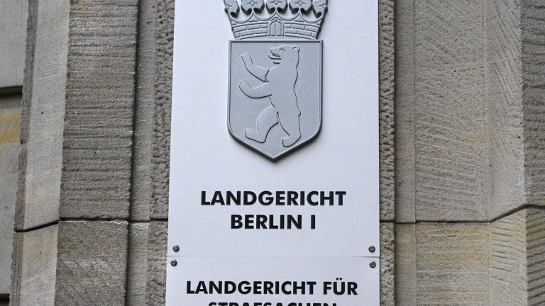 Messerkriminalität: Angriff bei vermeintlichem Date: Prozess gegen 23-Jährigen
