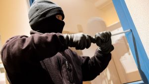 Schaden in sechsstelliger Höhe: Einbrecher entwenden mehrere Tonnen Metall