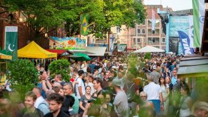 Sommerfest im Norden: Kieler Woche: Mehr sichtbare Polizei und Waffenkontrollen