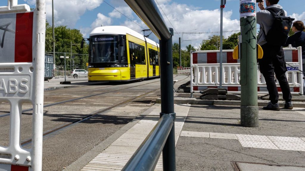 Verkehrspolitik: Neuer Vorschlag: Kreisverkehr an der Wuhlheide-Brücke