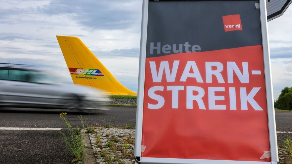 Tarifverhandlungen: Warnstreik am DHL-Hub in Leipzig beginnt