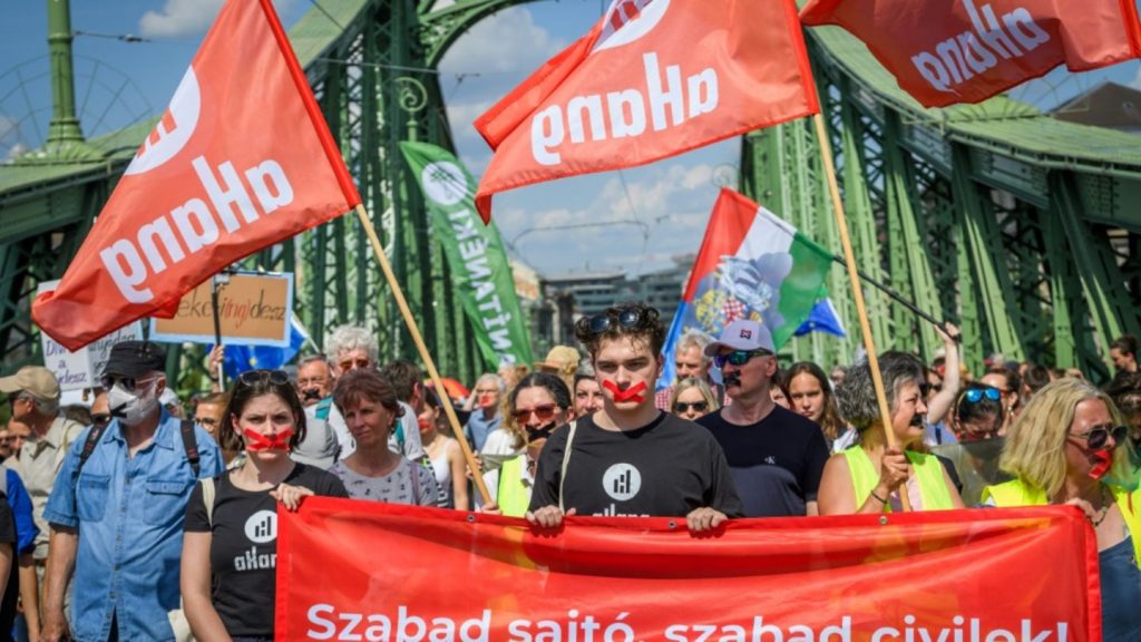 Ungarn verschiebt Abstimmung über umstrittenes Gesetz zu schärferen NGO-Regeln
