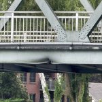 Schiffsunfall im Emsland: Frachter rammt Brücke über Dortmund-Ems-Kanal