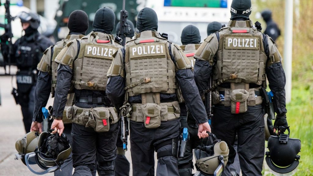 Durchsuchung: Mögliche Bedrohungslage - Wohnungsdurchsuchung in Remscheid