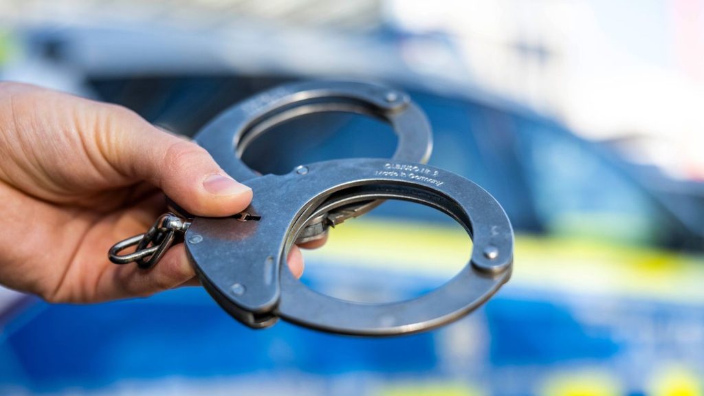 Hildesheim: Tödlich verletzter Mann auf Friedhof - Verdächtiger in Haft